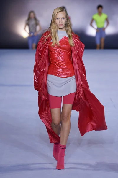 Look 60